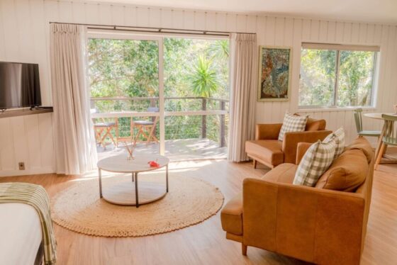 Broad Leaf Villas, table in living room